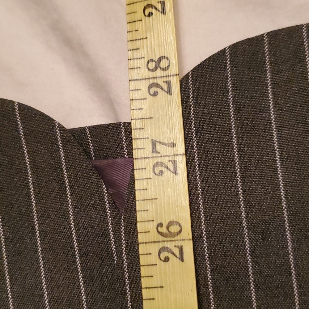 NWT Romeo & Juliet Couture Size M Grey Pinstripe Blazer *small factory flaw* - Picture 13 of 15